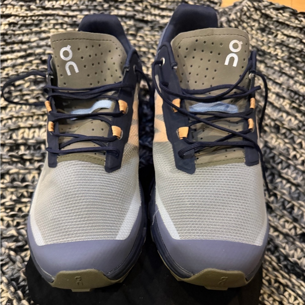 On Running Men’s Navy Gray Peach Cloud-Style Running Shoe